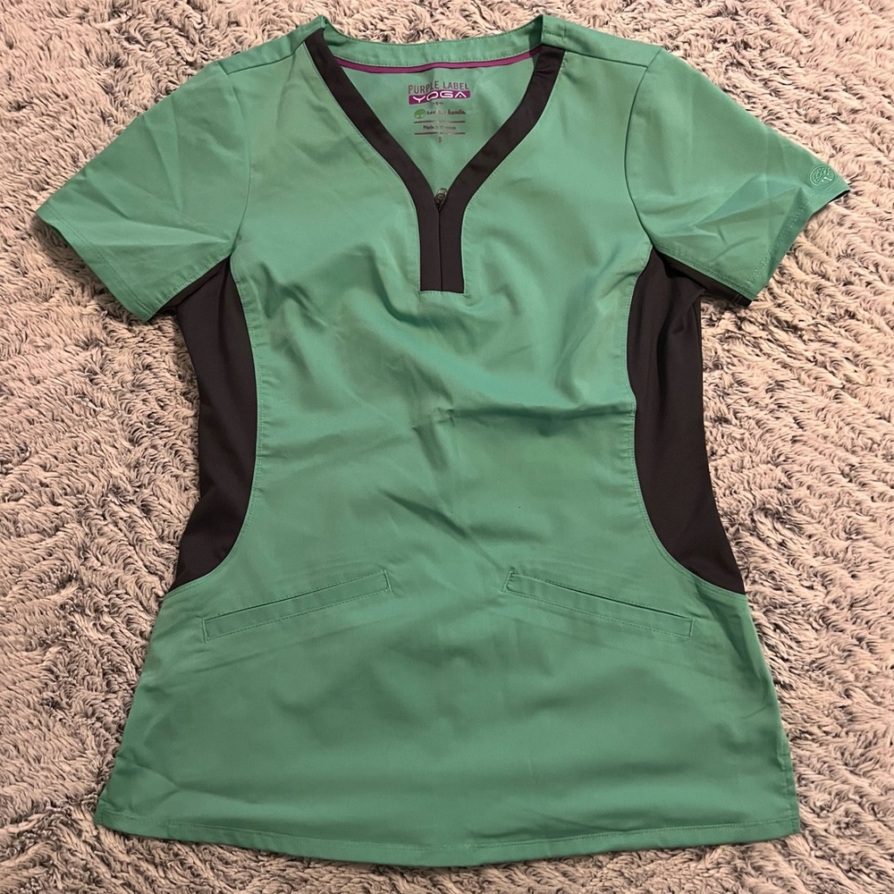 healing hands yoga scrub top